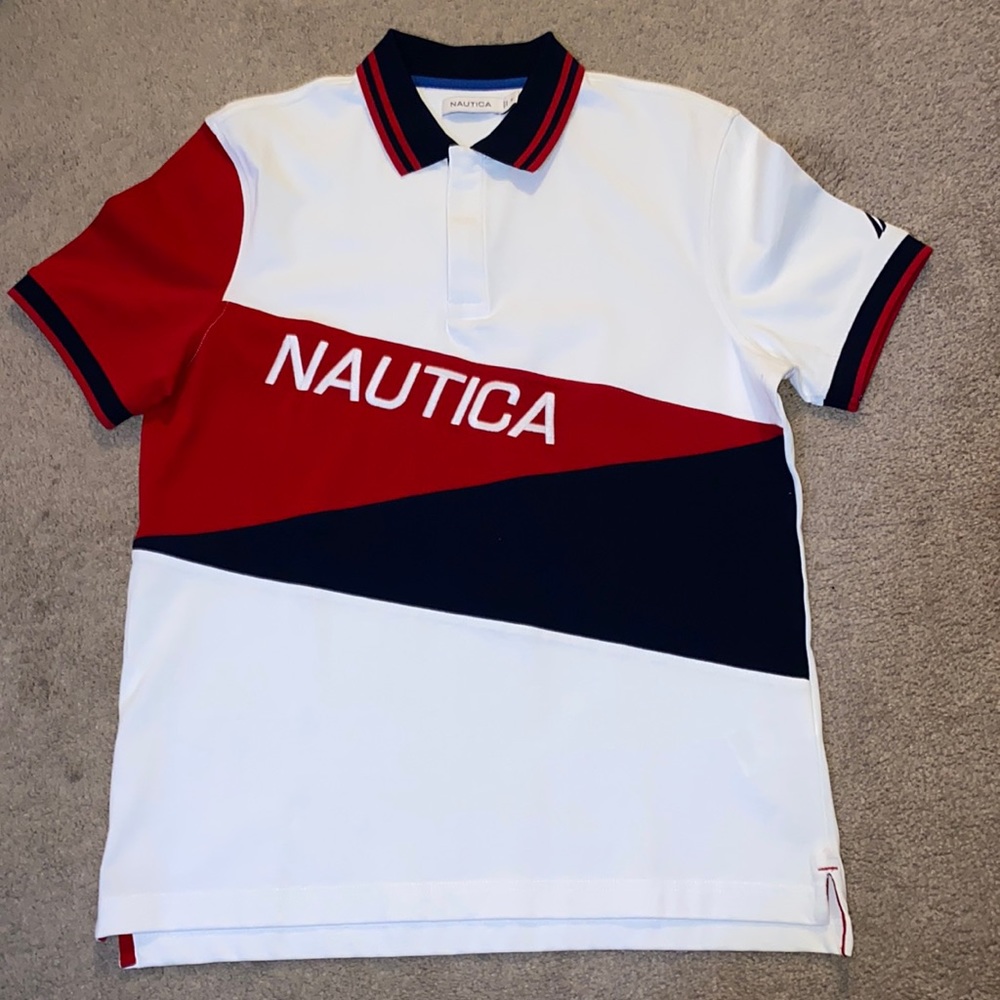 Mn’s medium Nautica polo style short sleeve shirt.